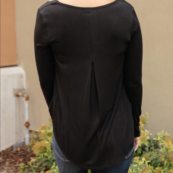 The Wendi Top in Ebony - Size Small - Picture 3 of 4